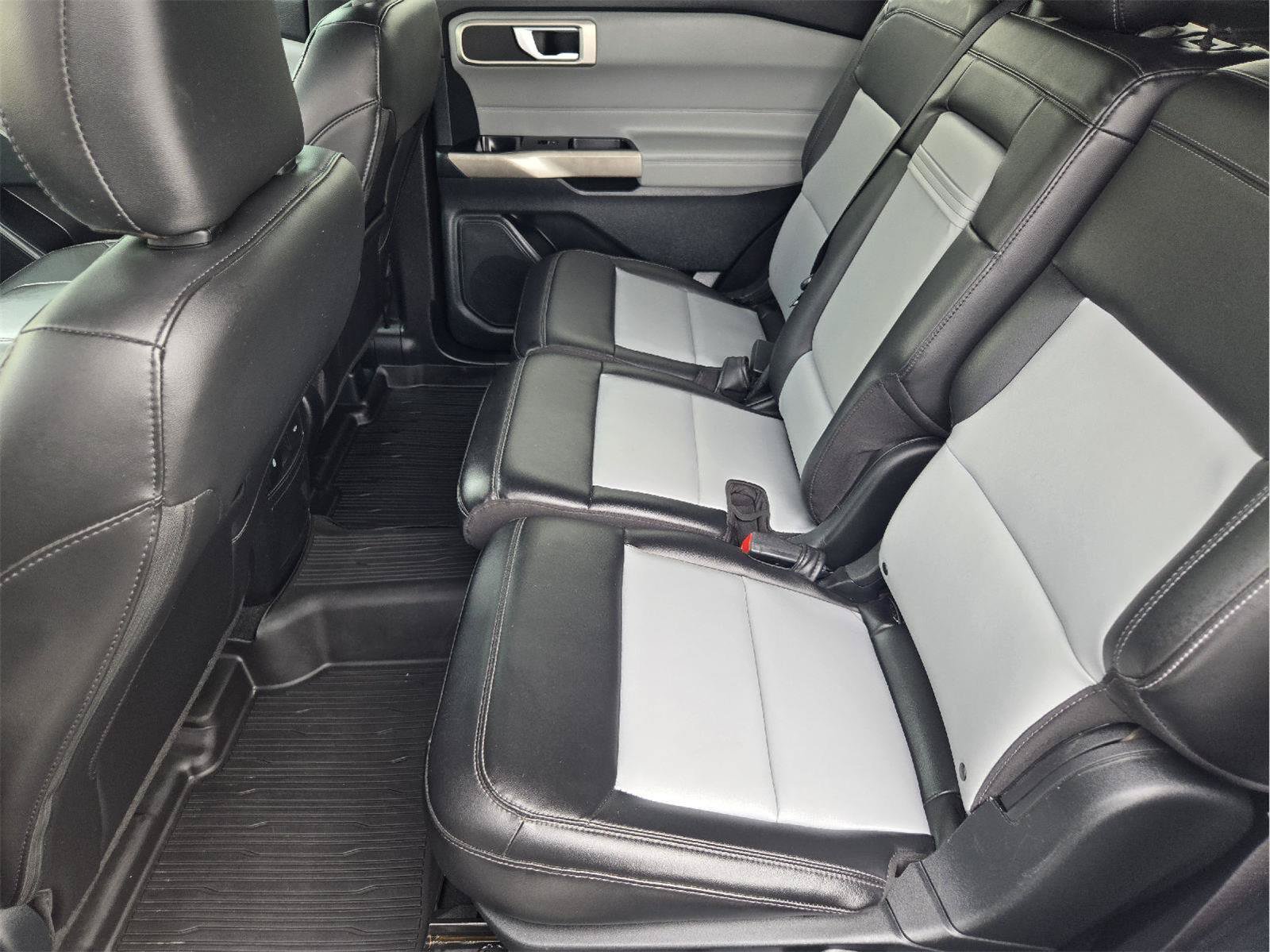 Certified 2023 Ford Explorer XLT w/ Equipment Group 202A RWD image 27