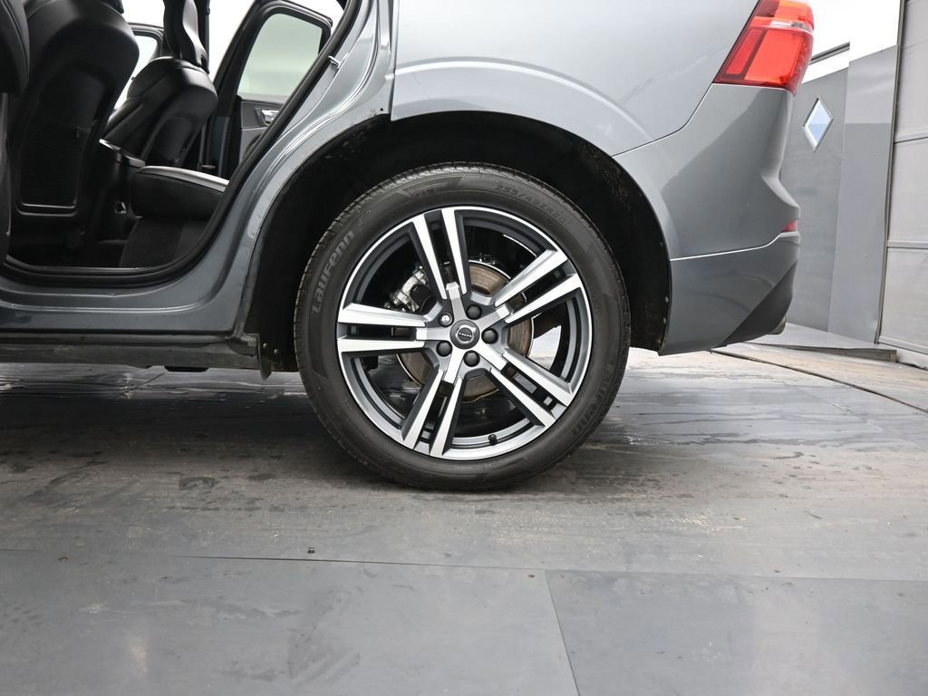 Used 2020 Volvo XC60 T5 Momentum w/ Protection Package Premier image 54
