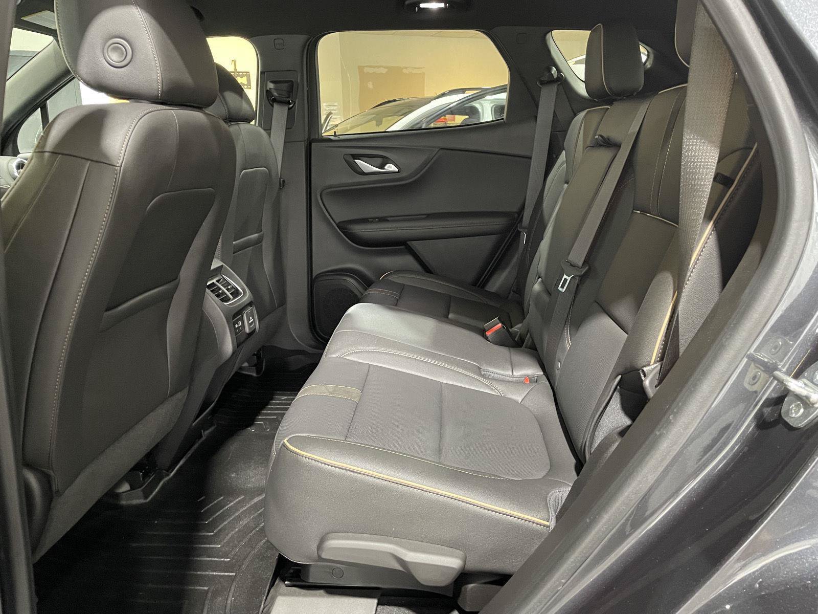 Used 2022 Chevrolet Blazer Premier AWD/4WD image 22
