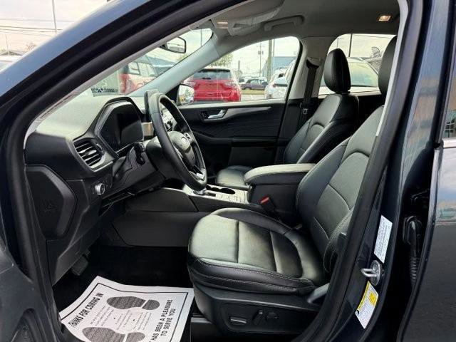 Certified 2022 Ford Escape Titanium w/ Class II Trailer Tow Package image 14