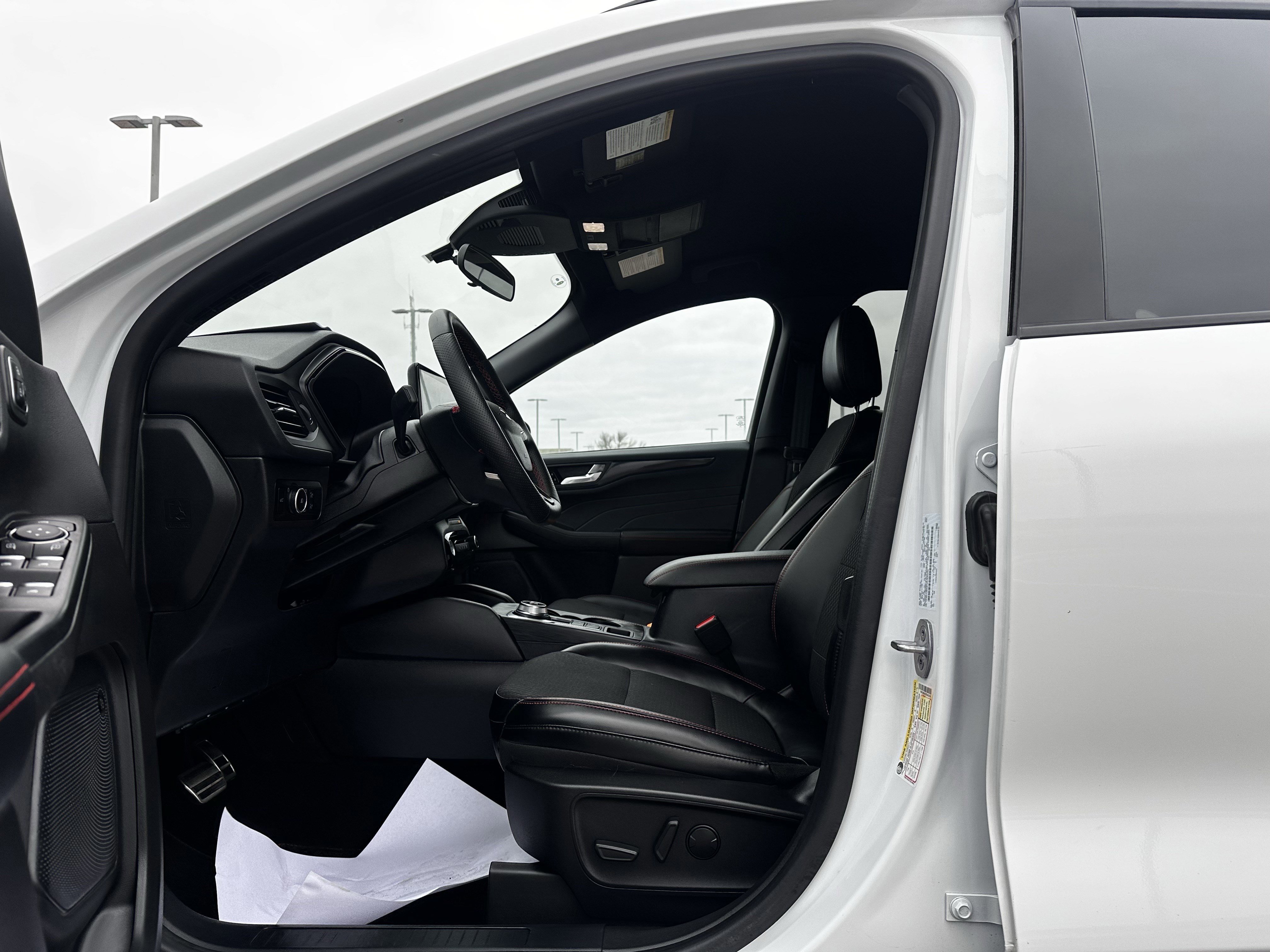 Certified 2023 Ford Escape ST-Line Select w/ Tech Pack #2 image 18