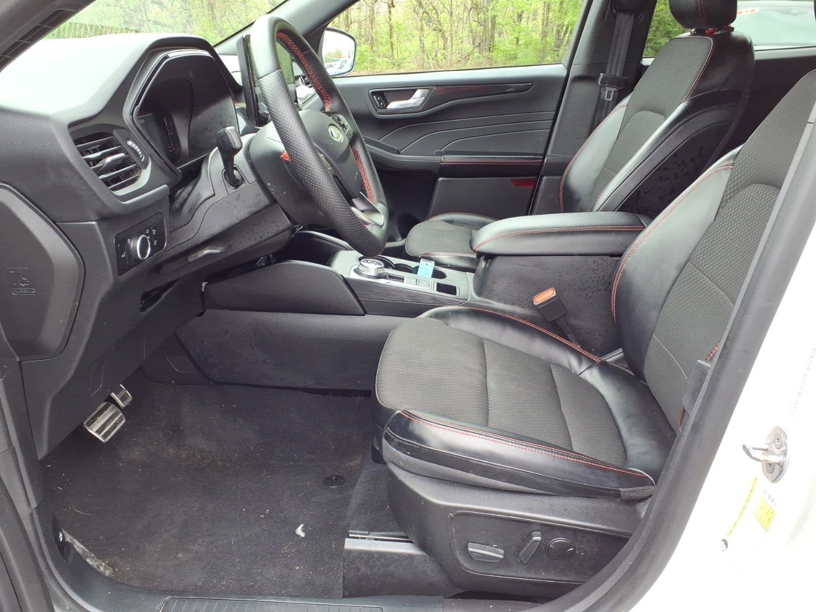 Certified 2023 Ford Escape ST-Line AWD/4WD image 7