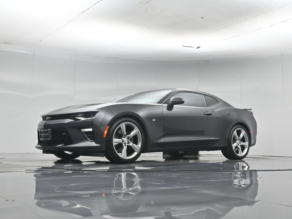 Used 2018 Chevrolet Camaro SS RWD image 45
