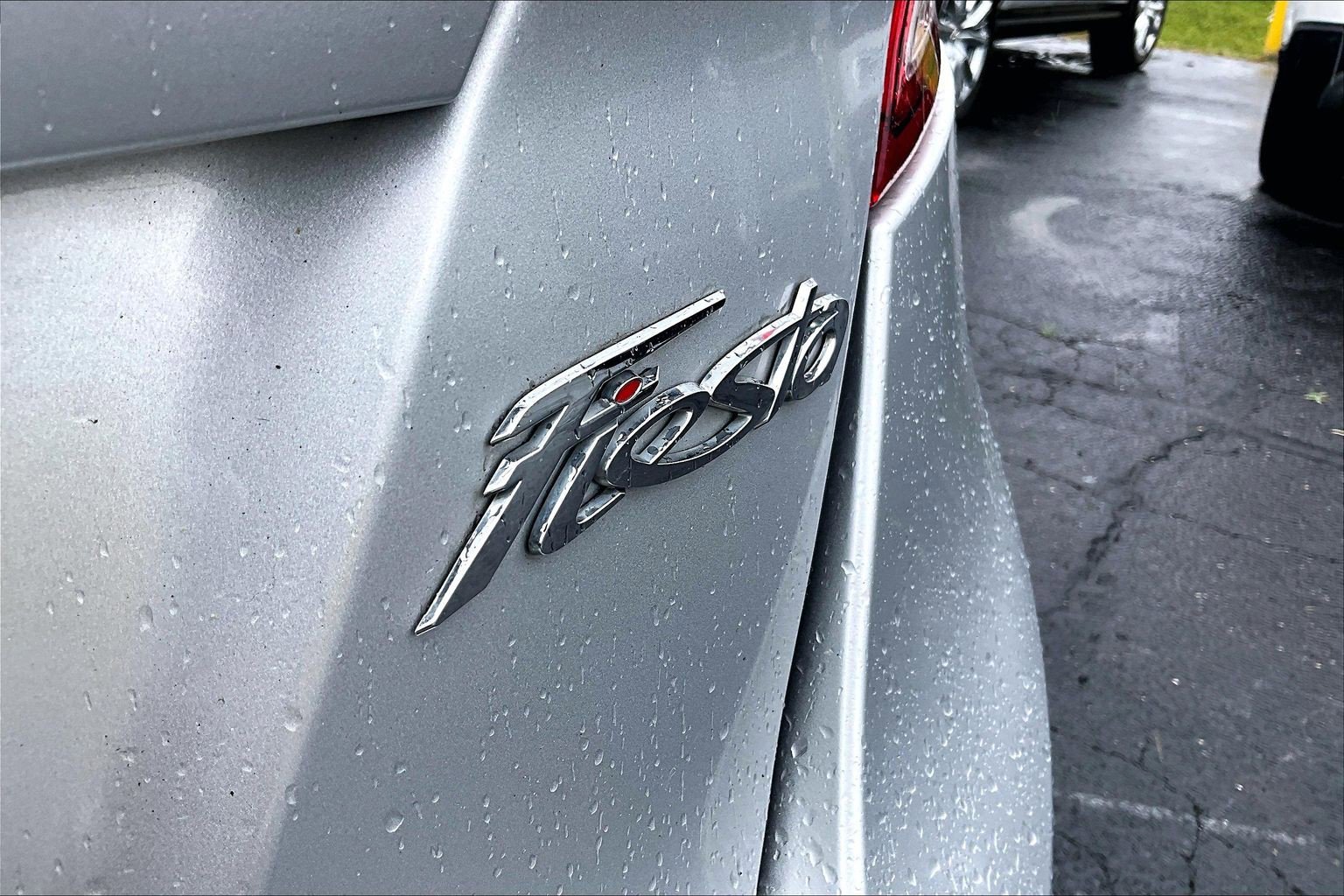 Certified 2018 Ford Fiesta SE FWD image 30