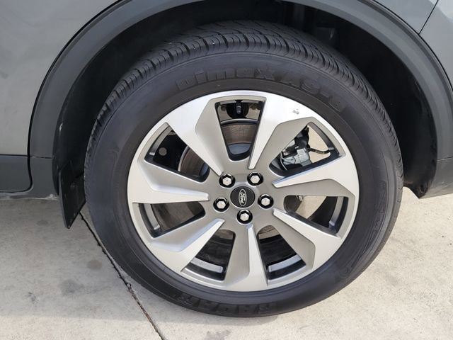 Certified 2025 Ford Escape Platinum AWD/4WD image 14