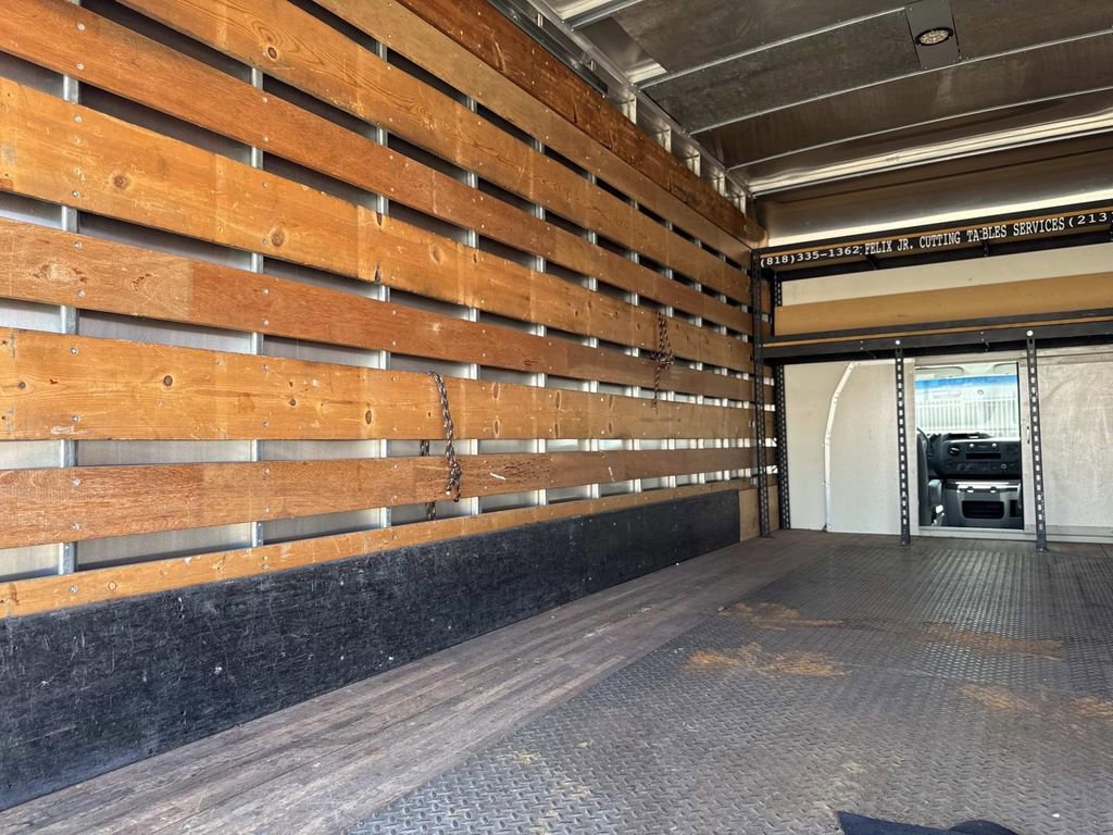 Certified 2021 Ford E-450 and Econoline 450 Super Duty w/ Power Windows & Locks Group image 9