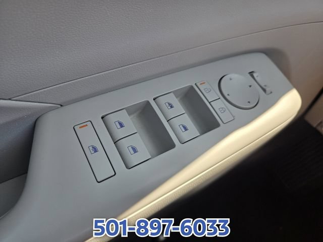 Used 2025 Hyundai Kona SEL FWD image 31