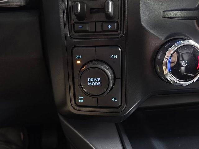 Certified 2025 Ford F350 Lariat w/ Black Appearance Package image 18