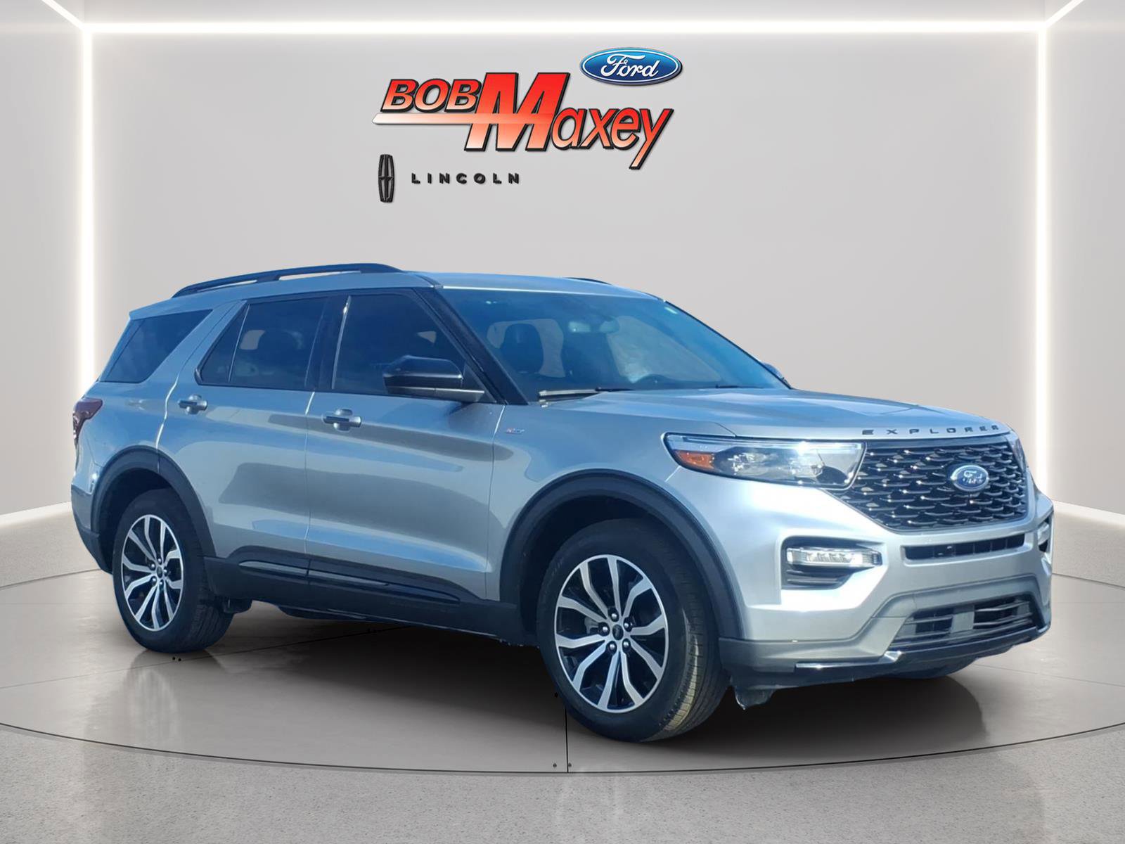 Certified 2023 Ford Explorer ST-Line w/ Class IV Trailer Tow Package image 5