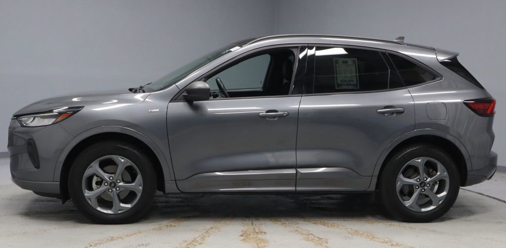 Certified 2023 Ford Escape ST-Line w/ Tech Pack #1 AWD/4WD image 9
