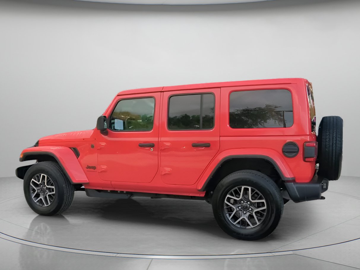 Used 2026 Jeep Wrangler Unlimited Sahara AWD/4WD image 16