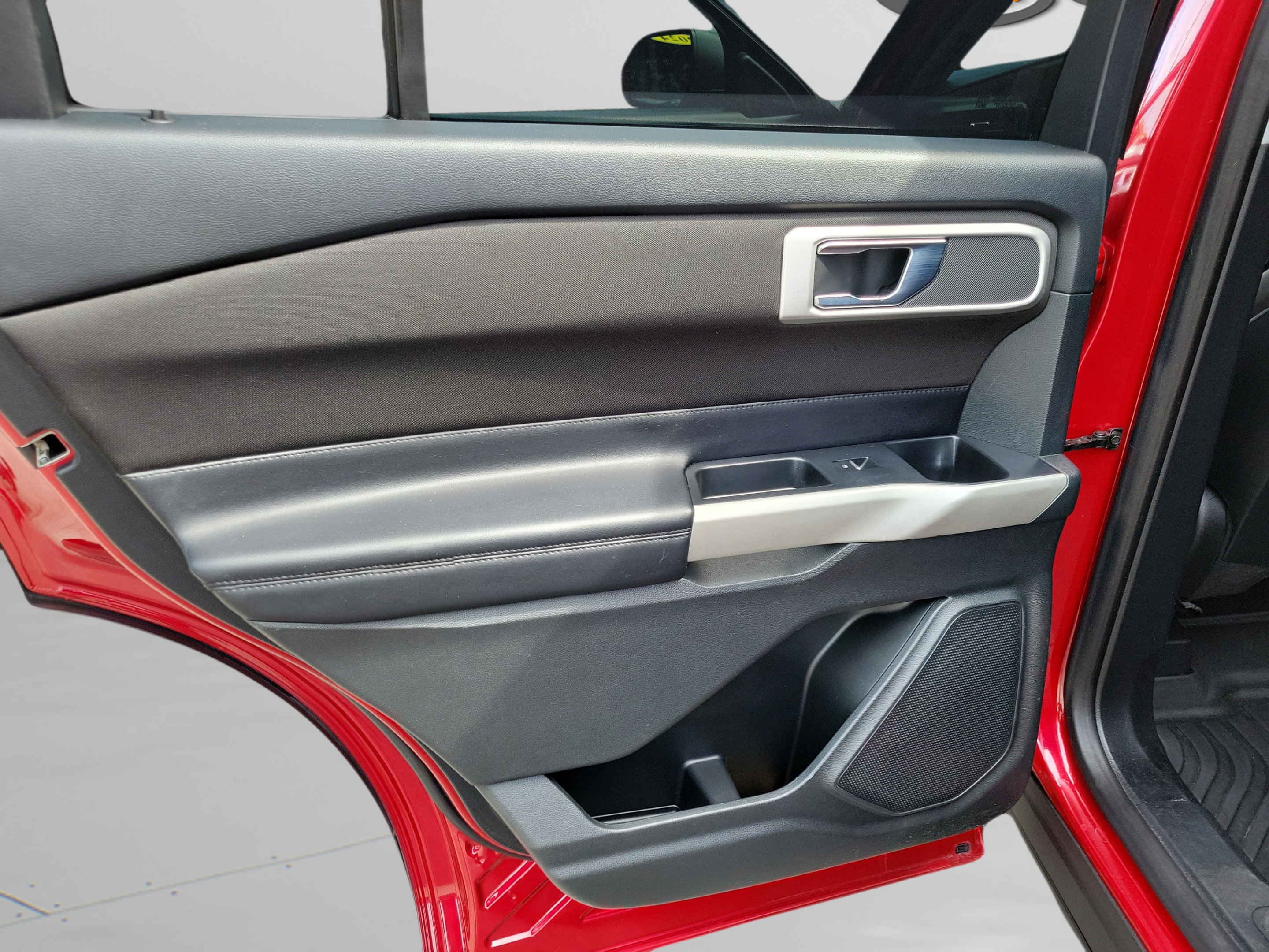 Certified 2020 Ford Explorer XLT RWD image 11