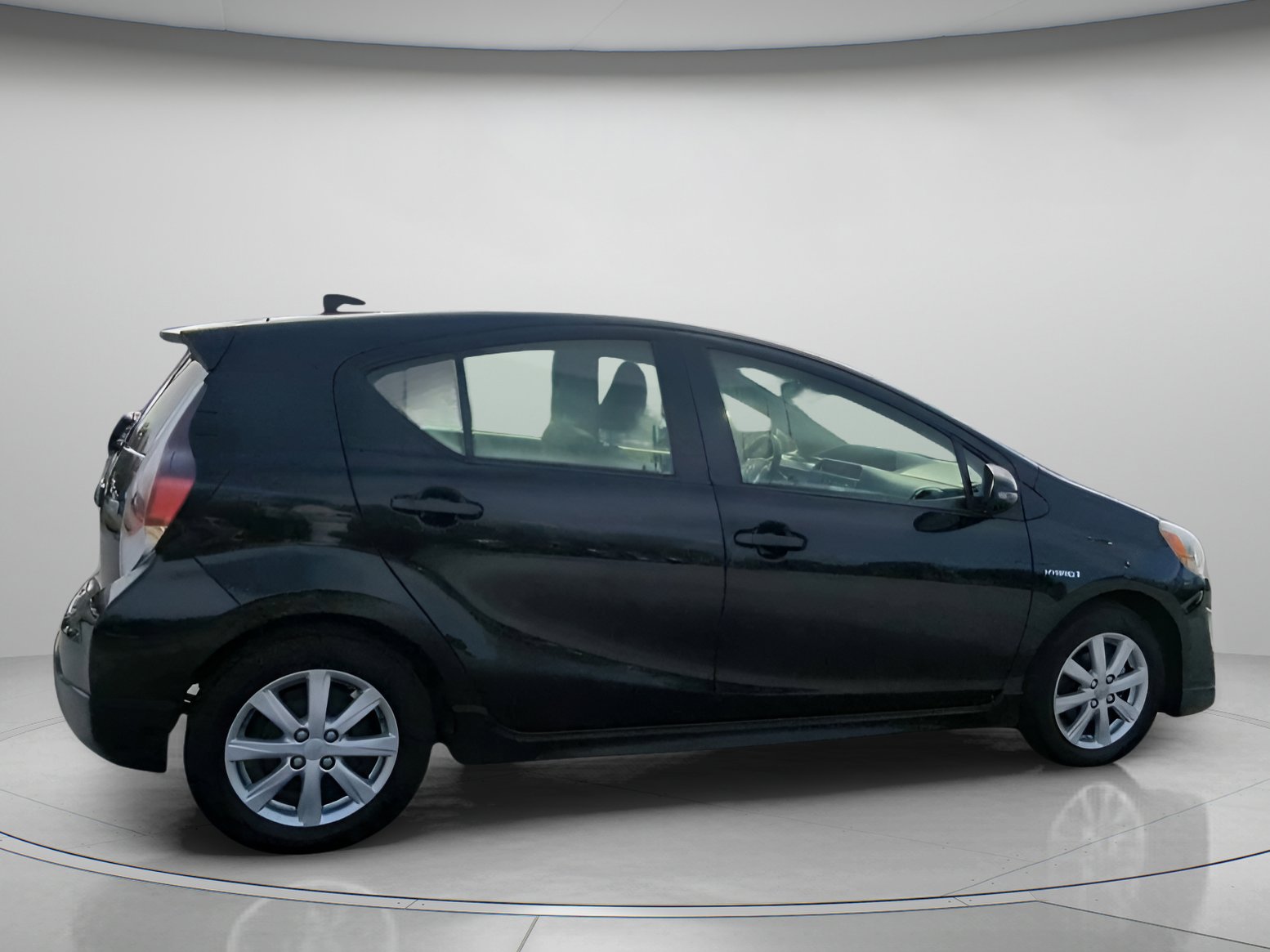 Used 2017 Toyota Prius C Two image 30