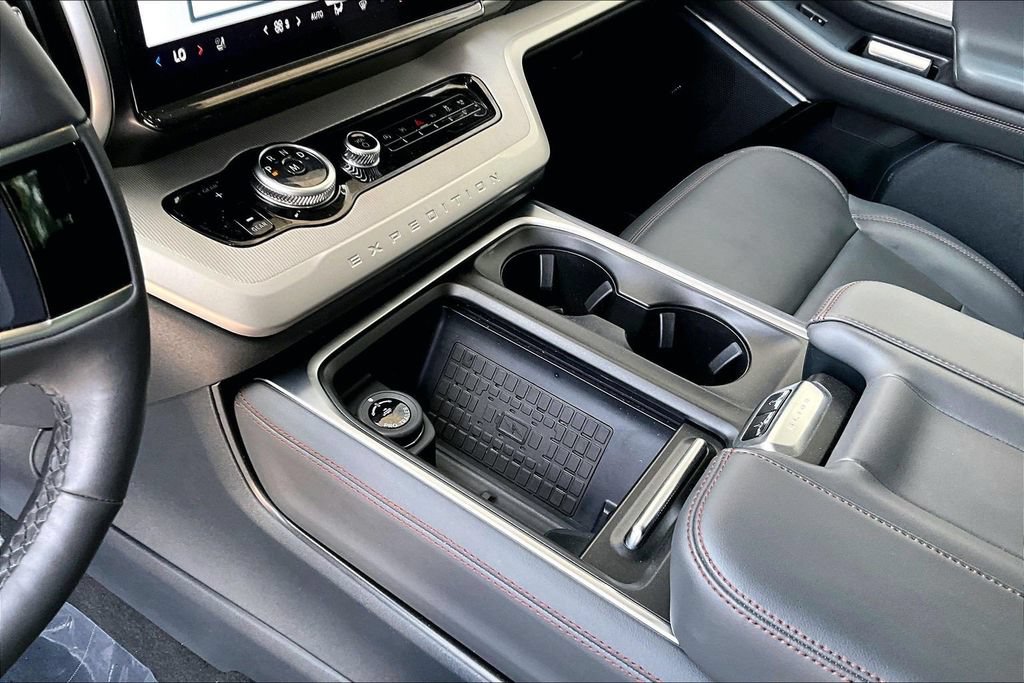 Certified 2025 Ford Expedition Active RWD image 16