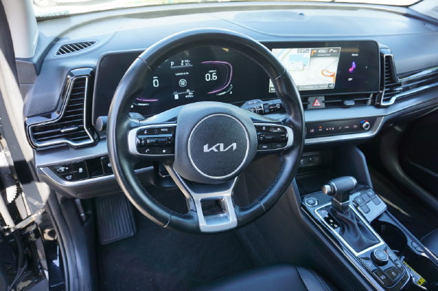 Used 2025 Kia Sportage EX w/ Premium Package FWD image 11