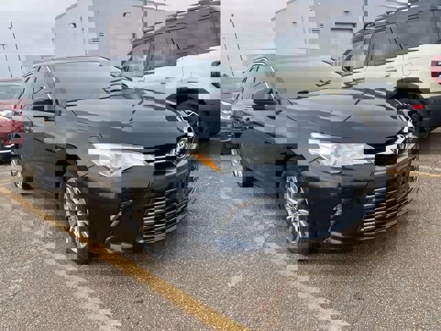 Used 2017 Toyota Camry XLE video 2