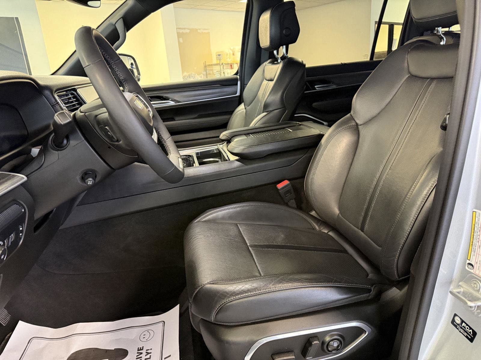 Used 2024 Jeep Wagoneer Series II w/ Convenience Group I image 18