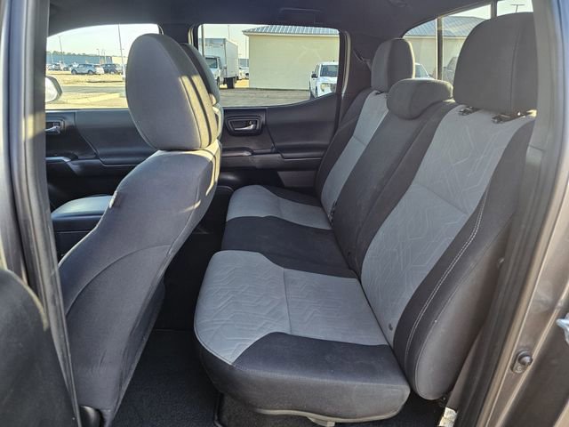 Used 2021 Toyota Tacoma TRD Off-Road image 16