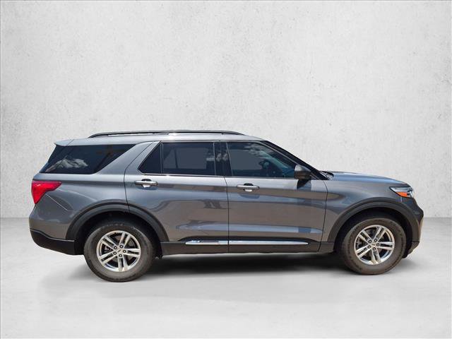 Certified 2023 Ford Explorer XLT RWD image 4