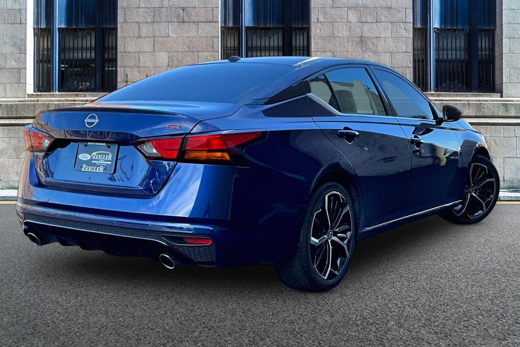 Used 2023 Nissan Altima 2.5 SR FWD image 11