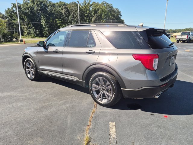 Certified 2023 Ford Explorer XLT w/ Equipment Group 202A RWD image 6