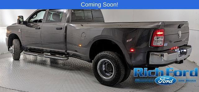 Used 2024 RAM 3500 Tradesman w/ Chrome Appearance Group AWD/4WD image 4
