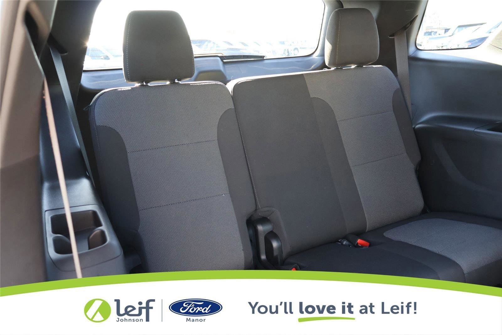 Used 2023 Chevrolet Traverse LT image 37