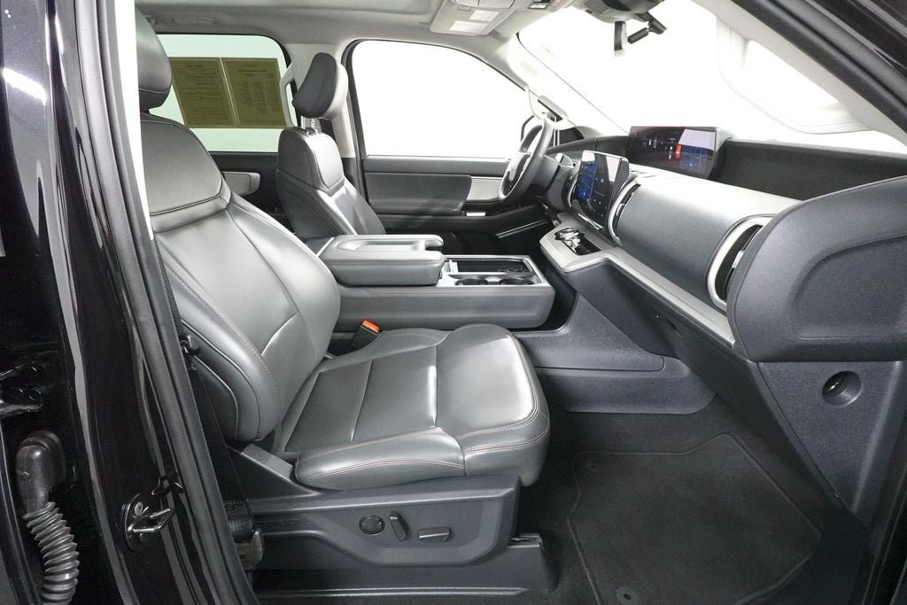 Certified 2025 Ford Expedition Active AWD/4WD image 35