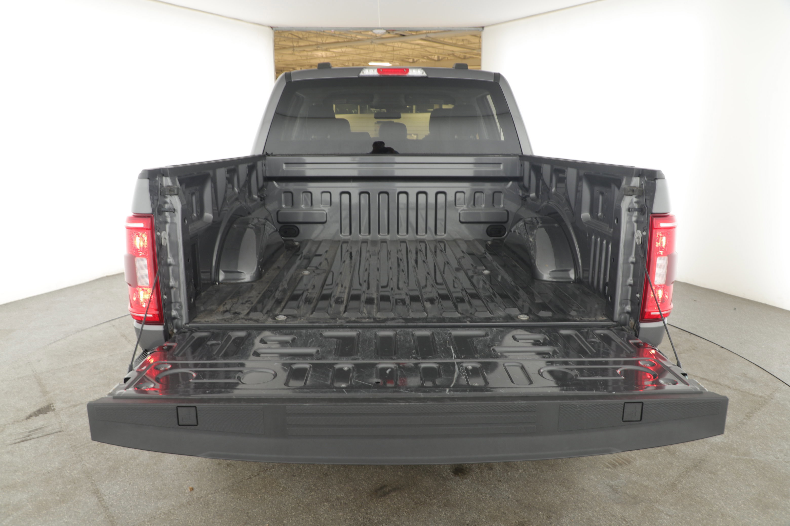 Certified 2022 Ford F150 XLT w/ Equipment Group 302A High image 5