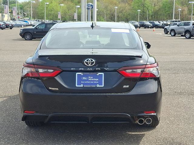 Used 2024 Toyota Camry SE FWD image 3