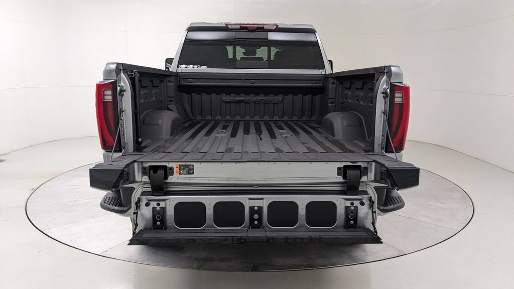 Used 2024 GMC Sierra 2500 Denali w/ Technology Package AWD/4WD image 8