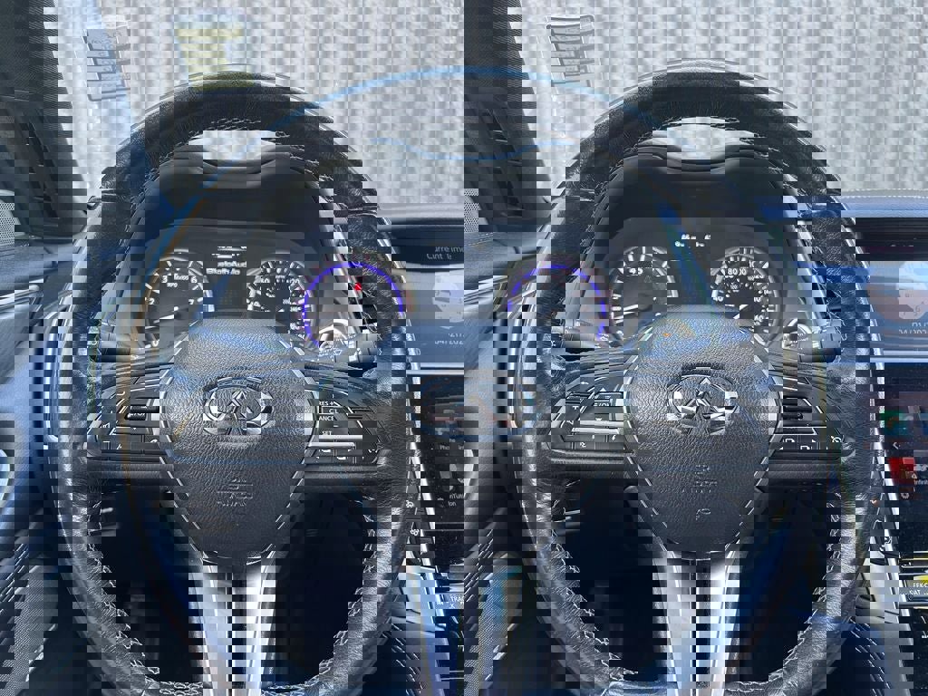 Used 2017 INFINITI Q60 w/ Cargo Package AWD/4WD image 24