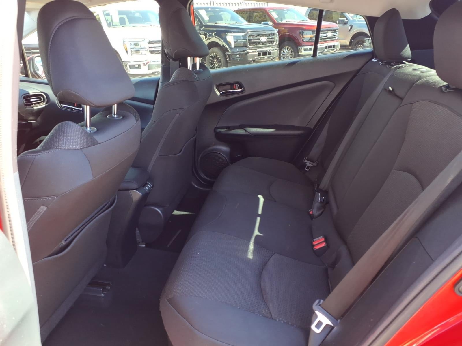 Used 2021 Toyota Prius LE w/ Carpet Mat Package (TMS) FWD image 17