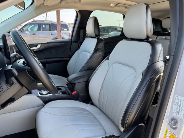 Certified 2025 Ford Escape Platinum w/ Premium Technology Package image 14