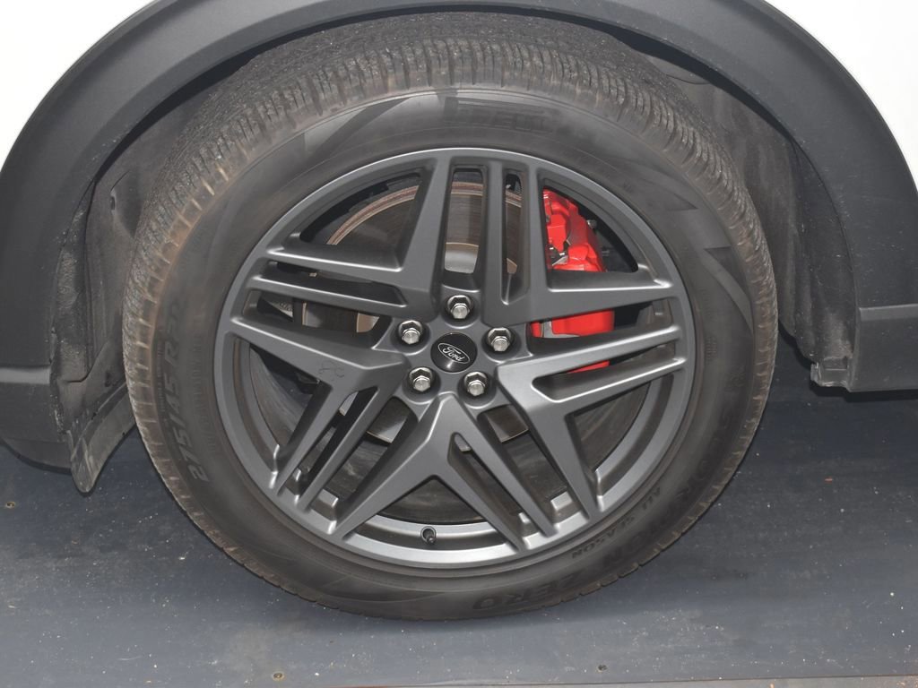 Certified 2025 Ford Explorer ST image 19