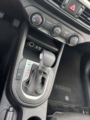 Used 2020 Kia Forte LXS FWD image 19