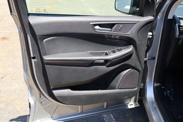 Certified 2022 Ford Edge SE w/ Black Appearance Package AWD/4WD image 8