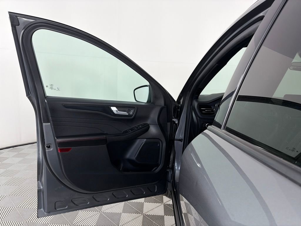 Certified 2025 Ford Escape ST-Line Select image 10