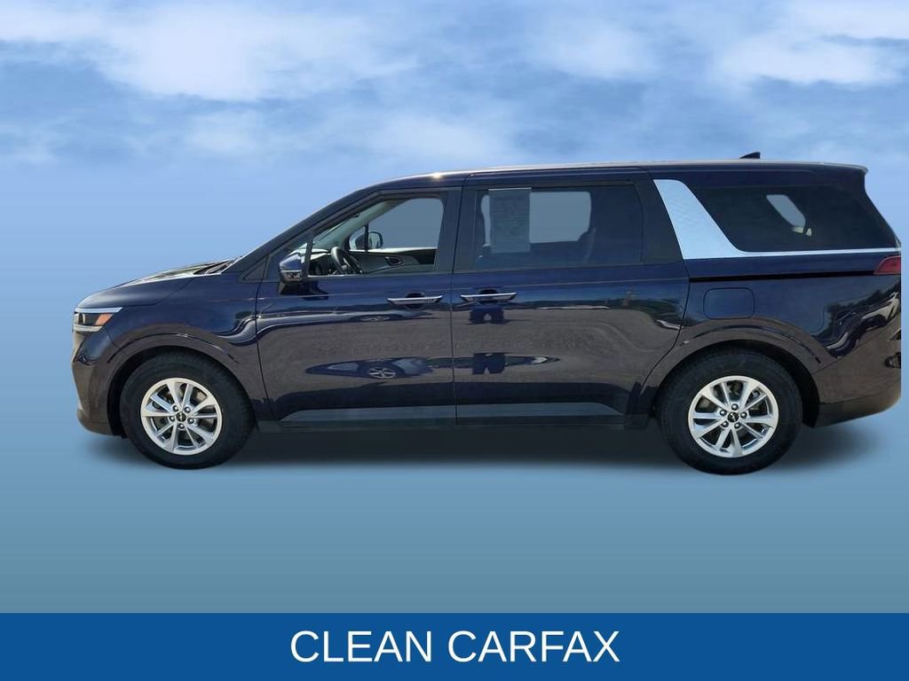 Used 2023 Kia Carnival LX image 2