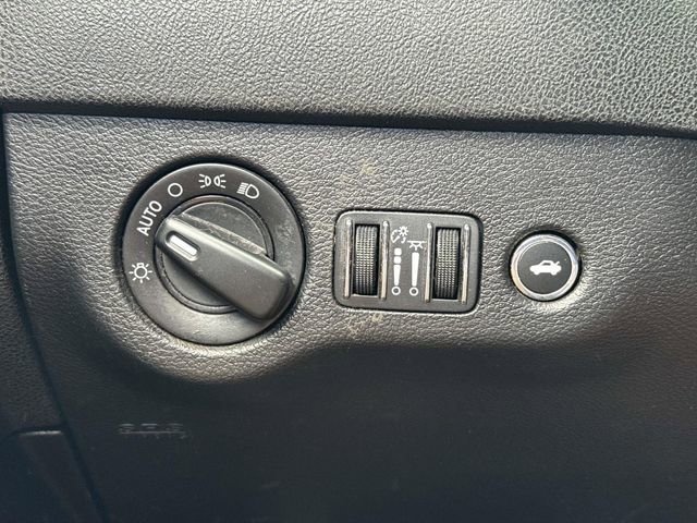 Used 2020 Dodge Charger SXT w/ Blacktop Package image 19