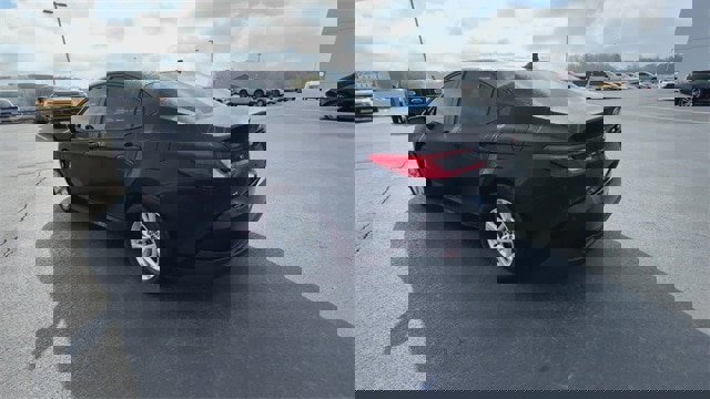 Used 2025 Toyota Camry LE image 4