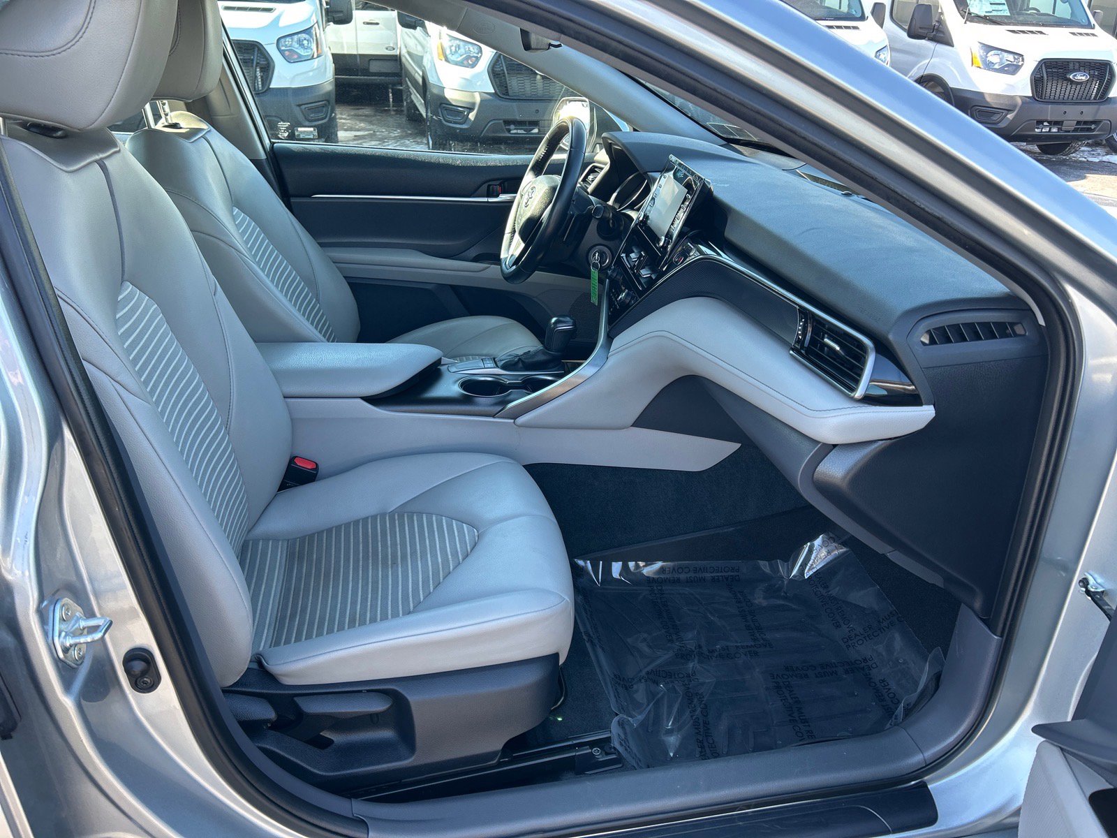 Used 2022 Toyota Camry SE image 15