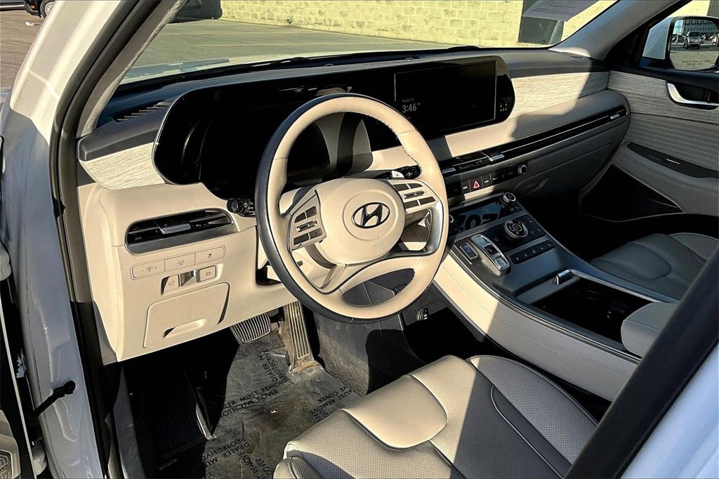 Used 2024 Hyundai Palisade Calligraphy image 13