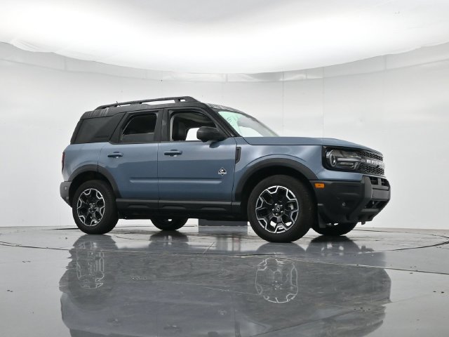 Certified 2025 Ford Bronco Sport Outer Banks w/ Outer Banks Tech Package+ AWD/4WD image 31