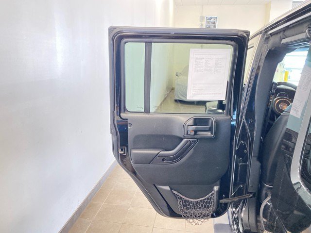 Used 2017 Jeep Wrangler Unlimited Sahara AWD/4WD image 8