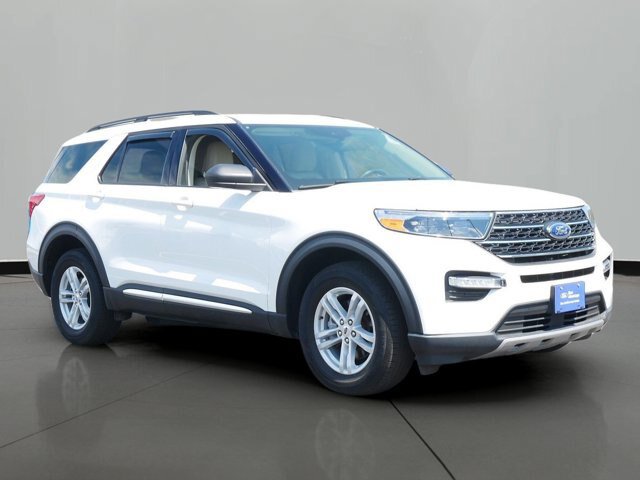 Certified 2024 Ford Explorer XLT w/ Equipment Group 202A AWD/4WD image 4