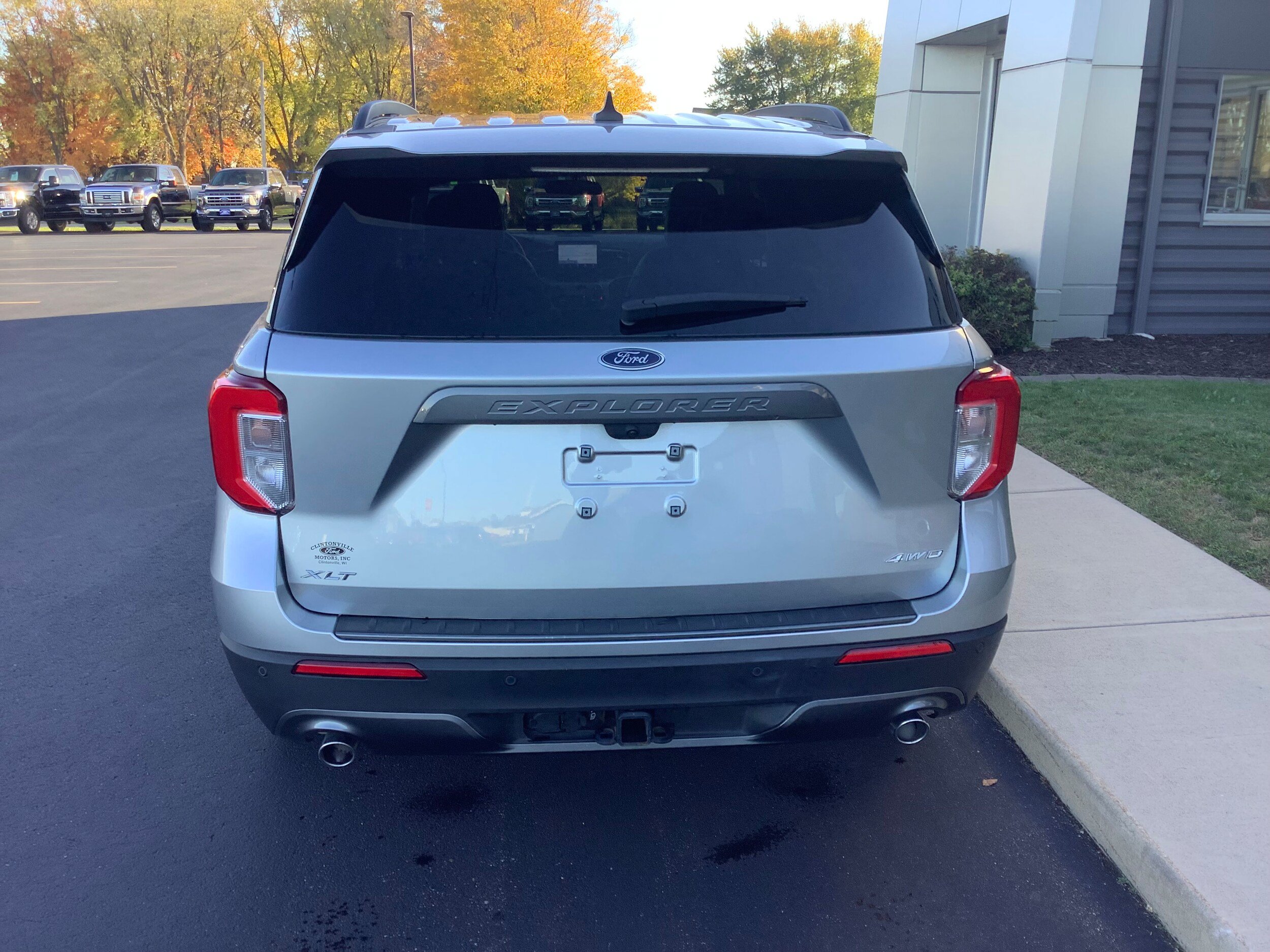 Certified 2024 Ford Explorer XLT w/ Equipment Group 202A AWD/4WD image 6