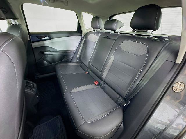 Used 2024 Volkswagen Taos SE w/ Panoramic Sunroof Package AWD/4WD image 22