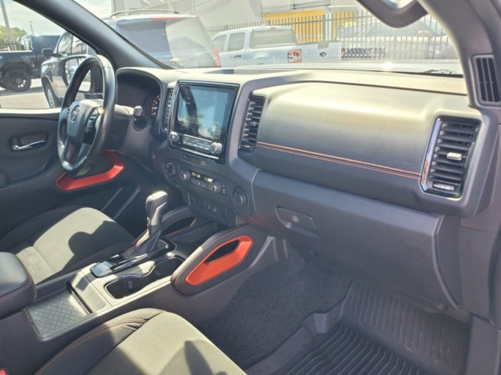 Used 2024 Nissan Frontier PRO-4X w/ Off-Road Protection Package AWD/4WD image 33