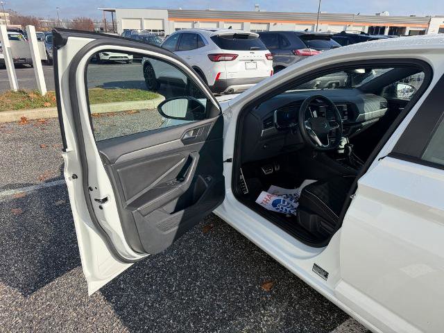 Used 2023 Volkswagen Jetta Sport image 10